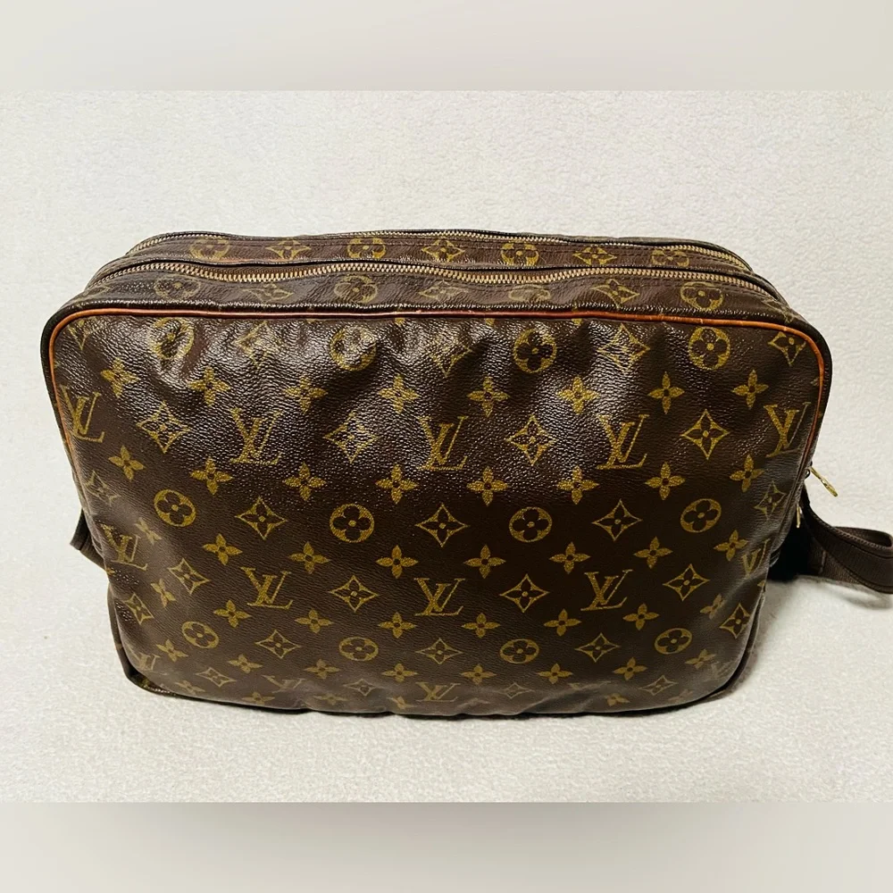 LOUIS VUITTON Monogram Reporter GM Crossbody Shoulder Bag - Picture 3 of 16